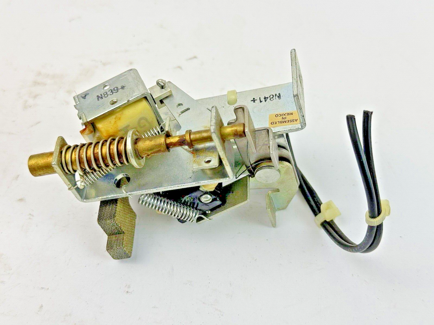 GE - TKMASTA8R - SHUNT TRIP - 24 VDC - TKMASTA8R,L
