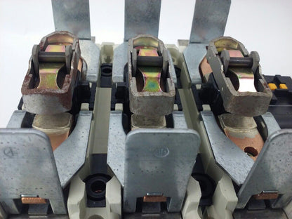 TELEMECANIQUE LC1F400 CONTACTOR, 3PH, 3P, 600V, 420A, 300HP,W/ LX9FJ910 24V COIL