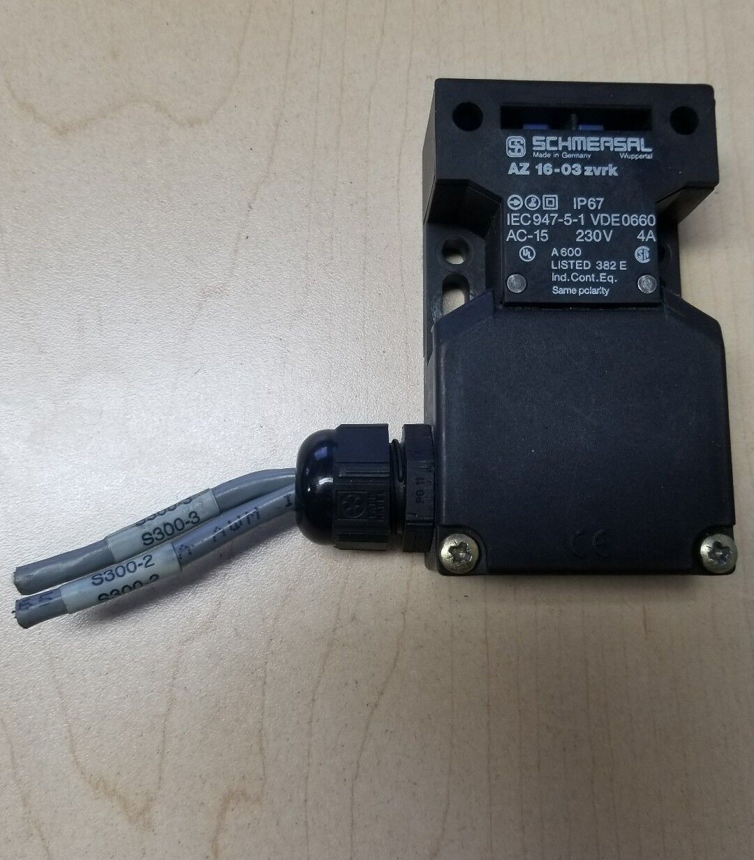 Schmersal AZ 16-03zvrk Safety Interlock Switch