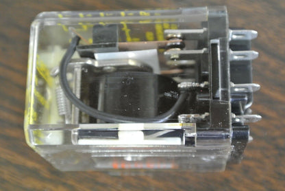 SQUARE D - KXD12M1P14V51 GENERAL PURPOSE RELAY DPDT 15A 12VDC COIL - NEW SURPLUS