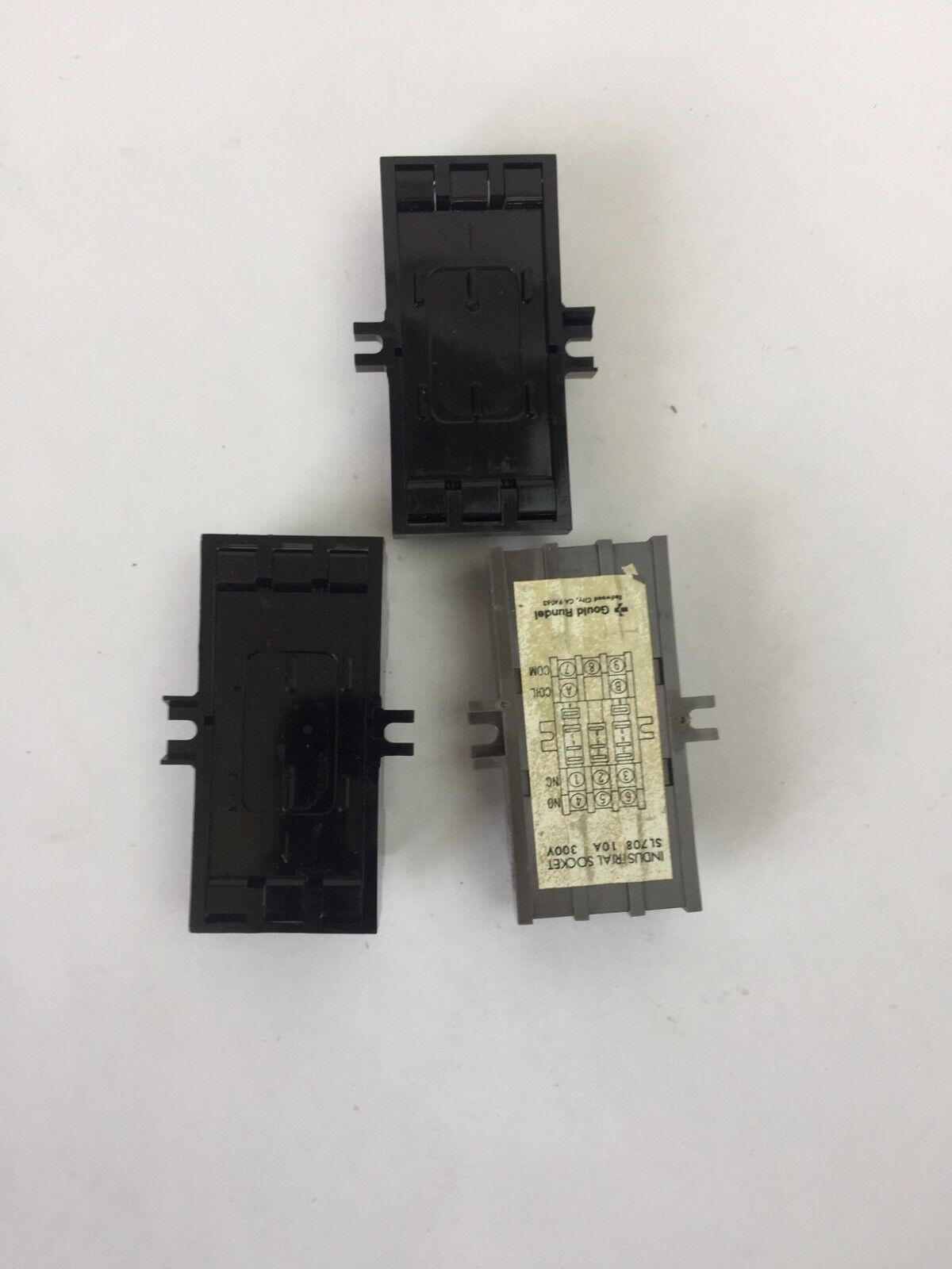 GOULD SL711 SOCKET RELAY BASE 10A 300V (LOT OF 3)