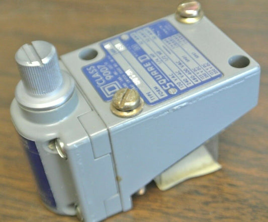 SQUARE D 9007 BO52A Ser. A / HEAVY DUTY LIMIT SWITCH / NEW SURPLUS in BOX
