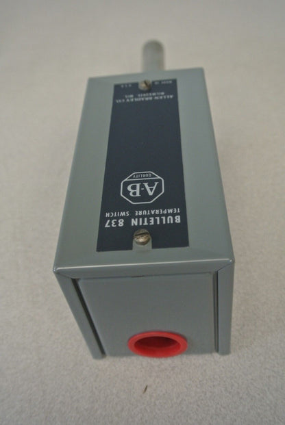 ALLEN-BRADLEY 837-AT11-JMC TEMPERATURE SWITCH / 90-200° F / NEW SURPLUS