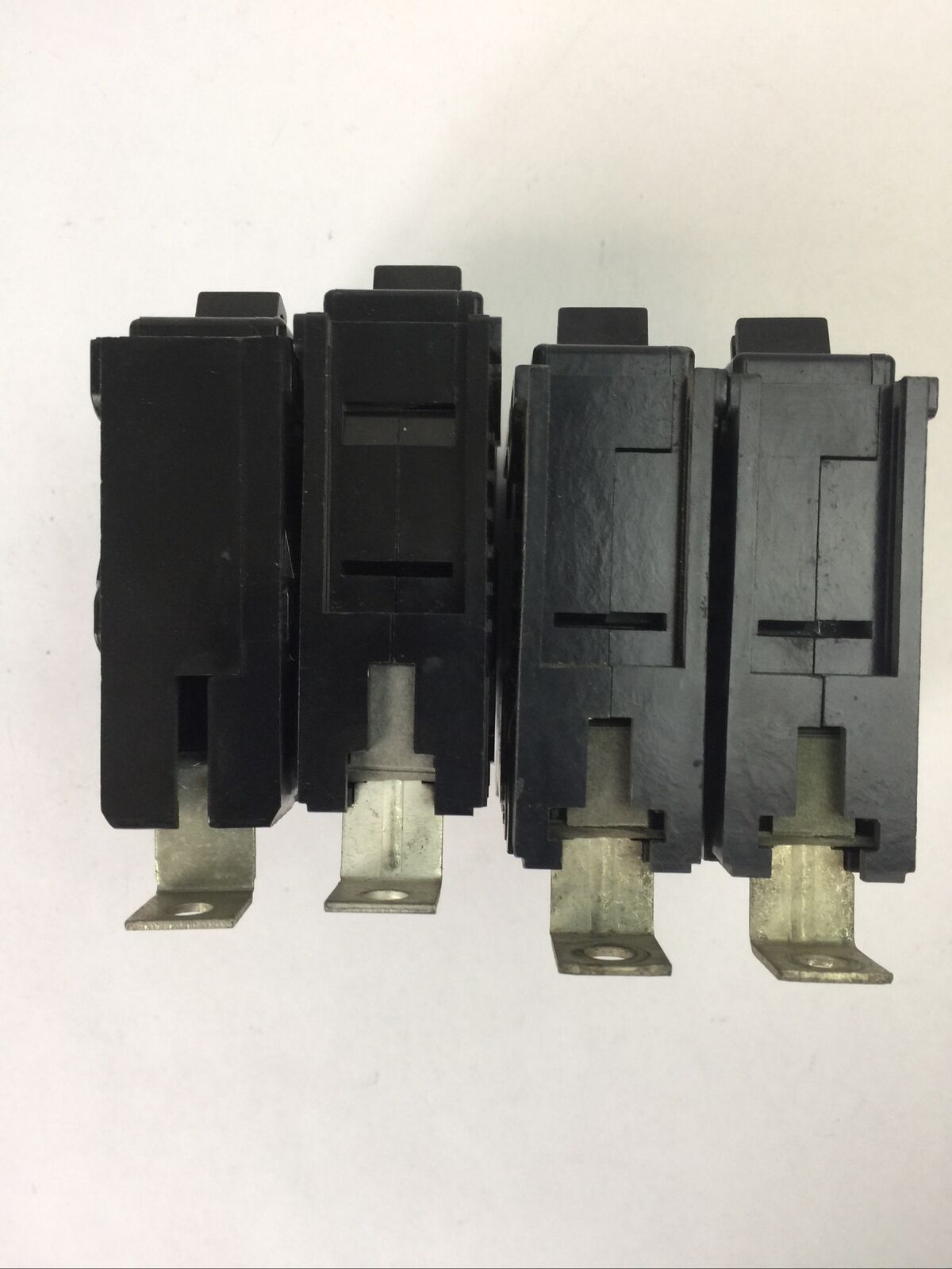 CHALLENGER/SYLVANIA BQ1C015 CIRCUIT BREAKER 1POLE 15AMP 120/240VAC (LOT OF 4)
