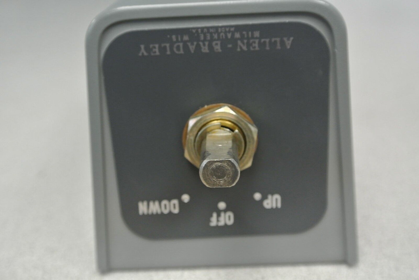 ALLEN-BRADLEY 806-984393 ROTARY PILOT SWITCH, BALL LEVER / NEW SURPLUS
