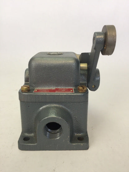ALLEN BRADLEY 801-ASC1711 LIMIT SWITCH ROLLER LEVER 600VAC 550VDC NEMA TYPE 7-9