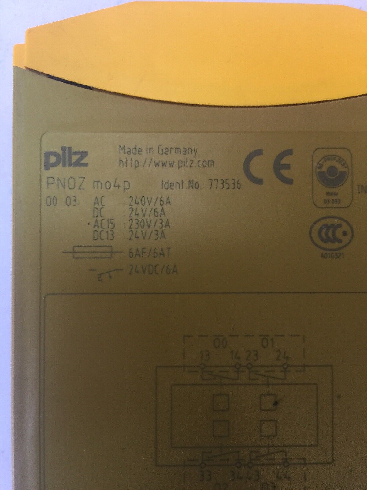 PILZ PNOZ mo4p SAFETY RELAY 773536 EXPANSION MODULE 240VAC 6A 24VDC 6A