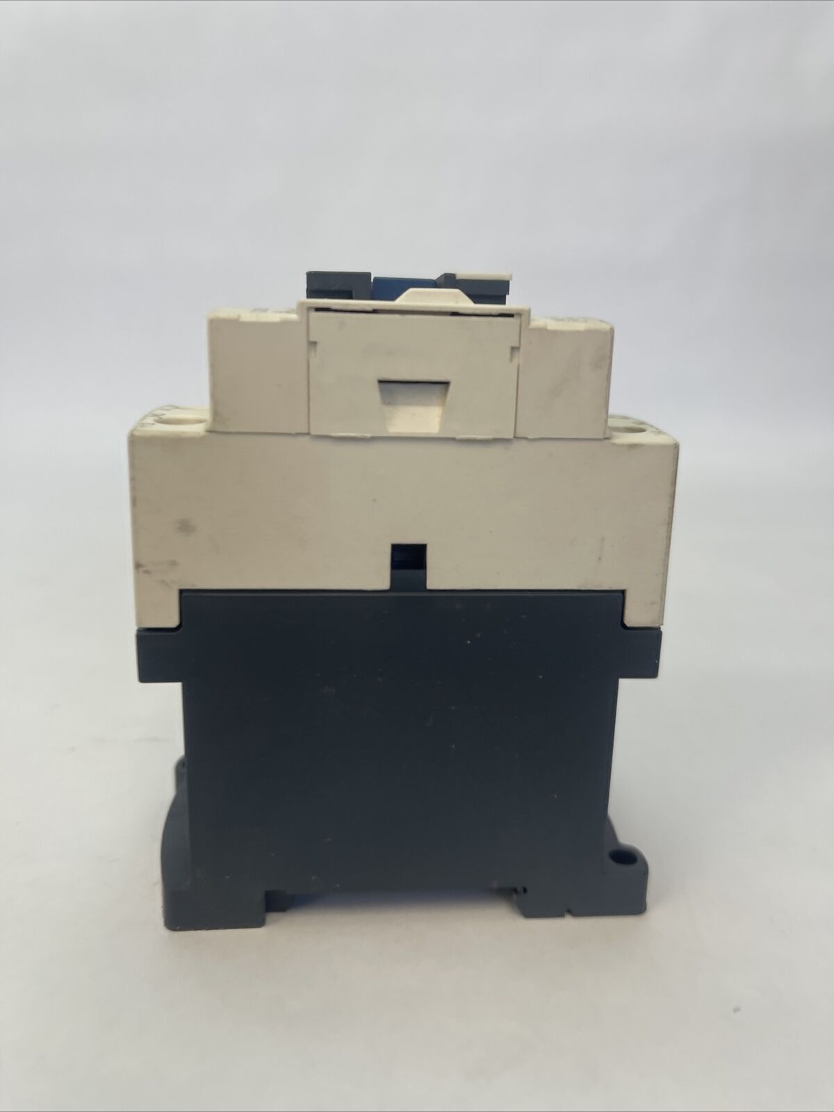 TELEMECANIQUE CAD50 BL CONTACTOR 600VAC 10A COIL 24VDC 2,4 W LAD4TBDL 5-24V
