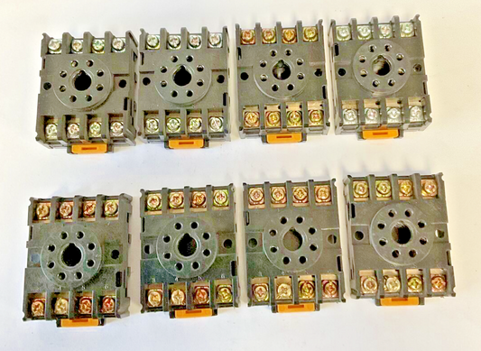 YOUNG ELECTRONICS NDS 8 RELAY SOCKET 10A 300V***LOTOF8***