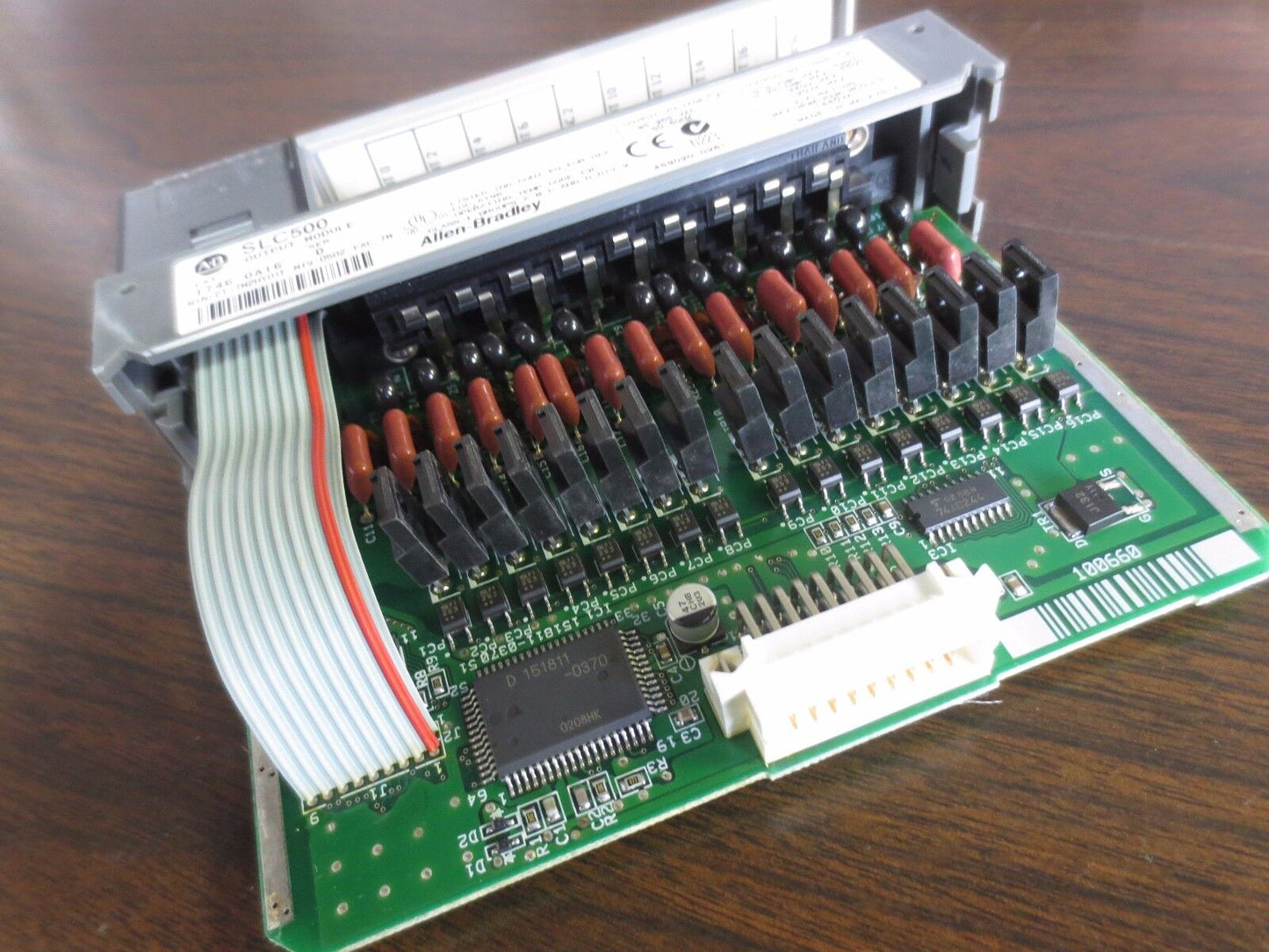 ALLEN-BRADLEY 1746-OA16 Ser. D - OUTPUT MODULE for SLC500 - "OCTAL"