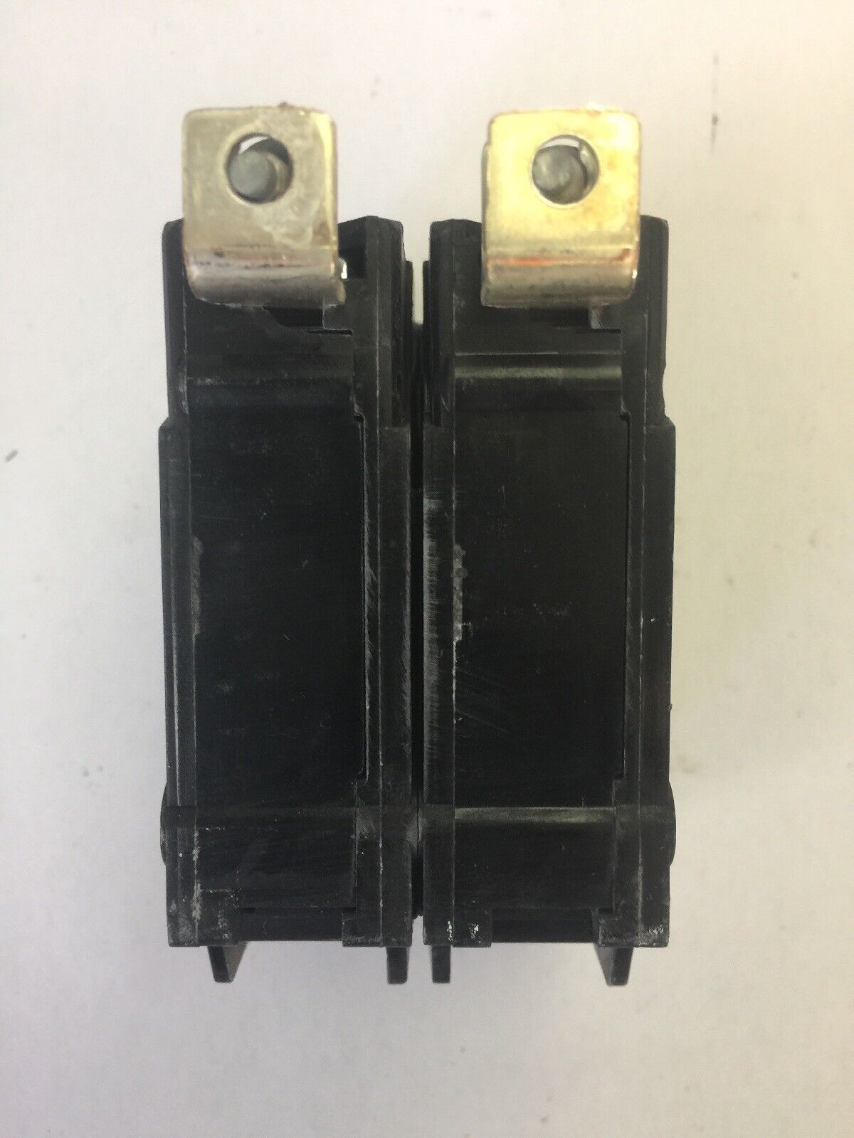 GE THQB2120 20 AMP 120/240 VAC 2 POLE BOLT ON CIRCUIT BREAKER