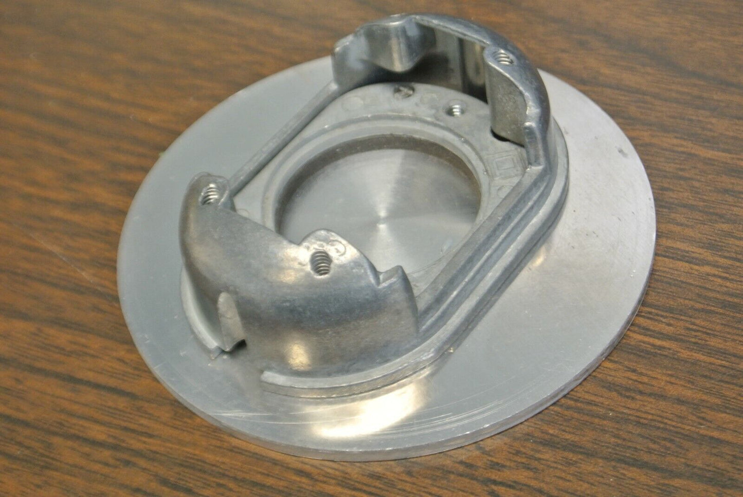 SQUARE D G-608-LX-S3 / FLUSH FLOOR RECEPTACLE / NEW SURPLUS 45123-105-01
