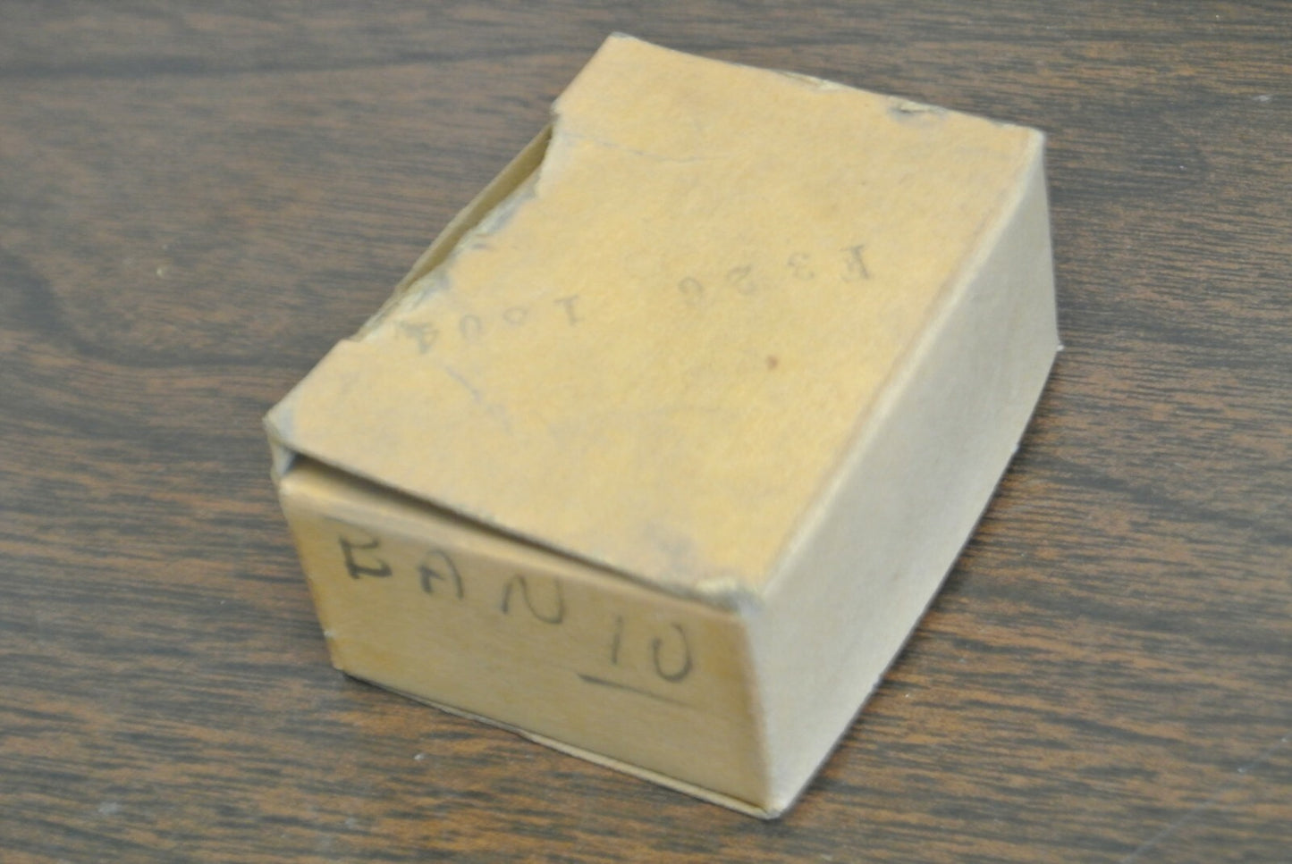 BOX of 10 / BUSS BAN-10 MIDGET FUSE / 10A / 250V / NEW SURPLUS / BAN10