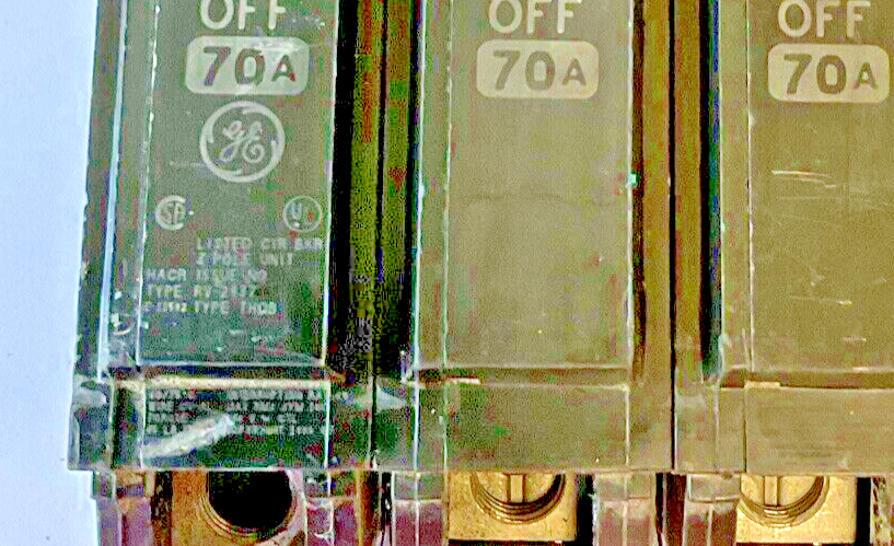 GE THQB32070 CIRCUIT BREAKER 240VAC 3POLE 70A