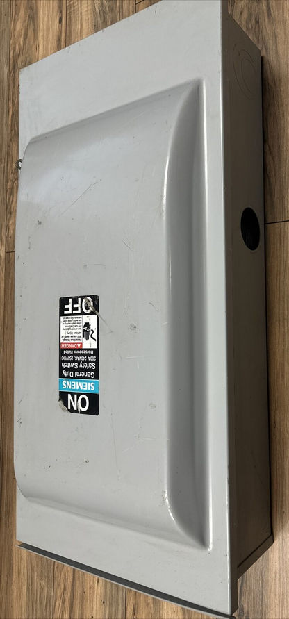 SIEMENS GNF324R TYPE VB II 200A 240VAC 3PH 60HP 240VDC 40HP TYPE 3R NON-FUSIBLE