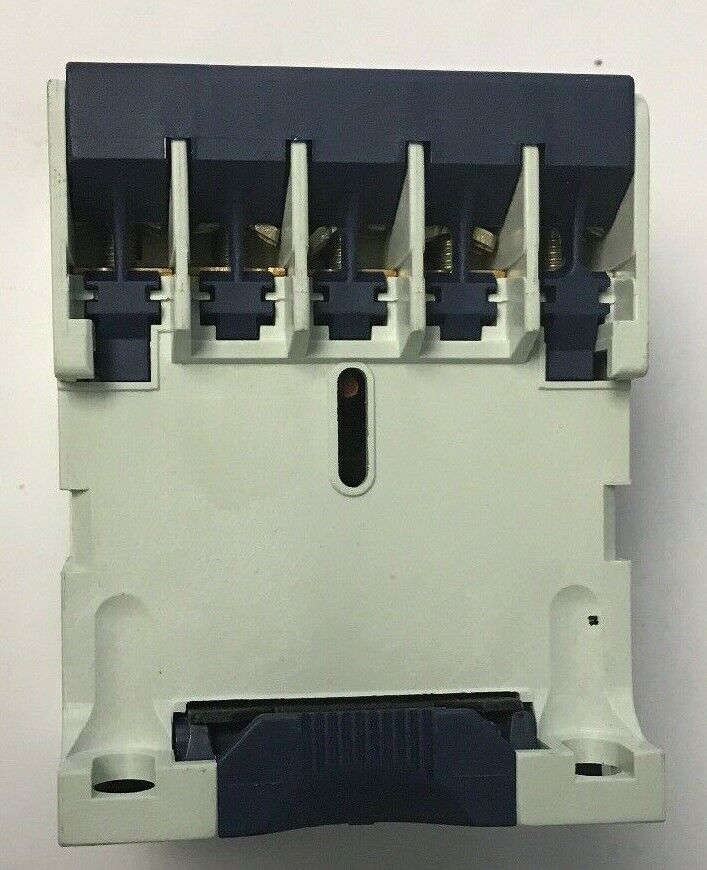 TELEMECANIQUE CA2-EN131M CONTROL RELAY 220V 50HZ
