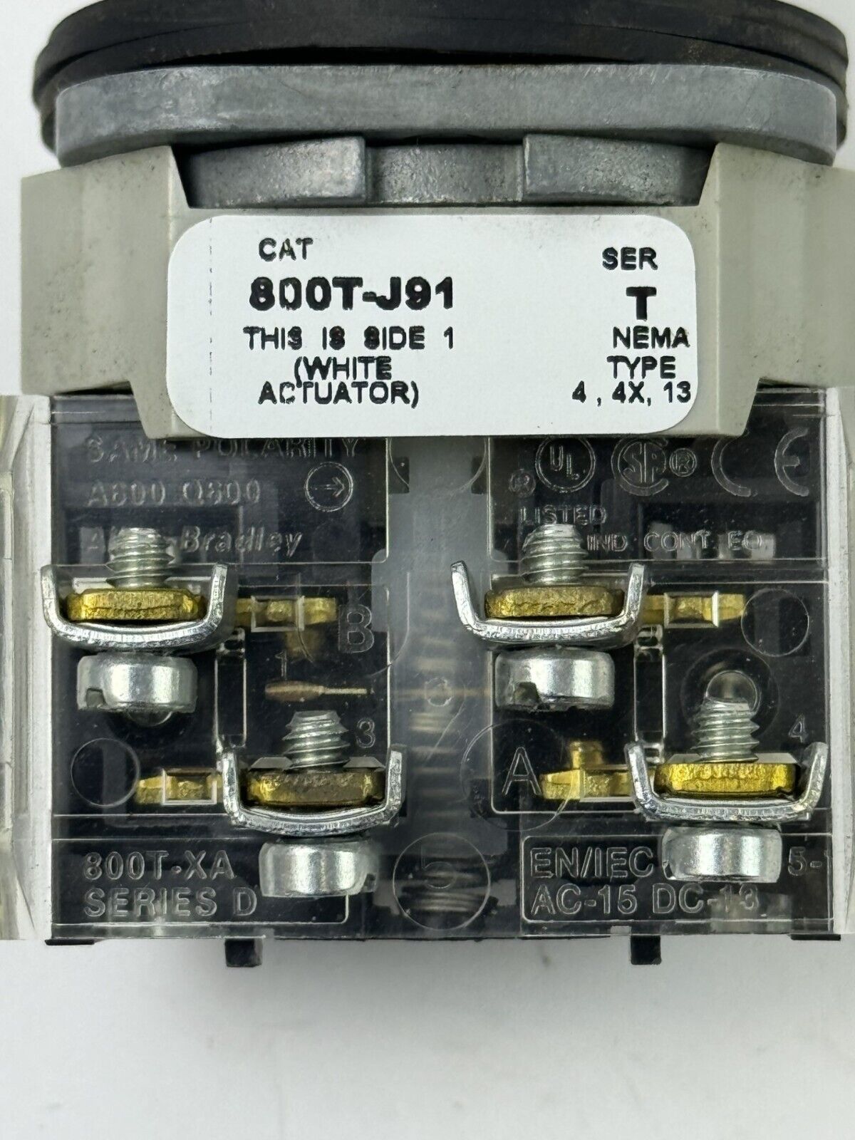 ALLEN-BRADLEY - 800T-J91 SER. T - SELECTOR SWITCH W/ 800T-XA SER. D BLOCK