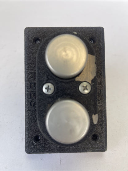 REES 03924-000 CONTROL PUSHBUTTON SWITCH 600VAC 250VDC SAME POLARITY ONLY