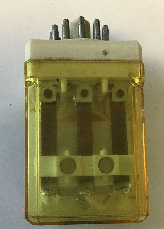 IDEC RR3PA-L RELAY 120VAC ***LOTOF3***