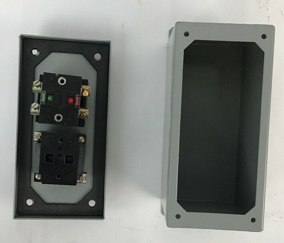 GE CR104PEG12 ENCLOSURE W/START,STOP PUSH PULL CR104PXF12 AND REDLAMP CR104PXG42