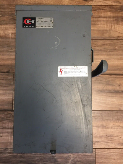 CUTLER HAMMER 4144H3344 RAINPROOF FUSIBLE SAFETY SWITCH 200A 240VAC 3 W S/N 60HP