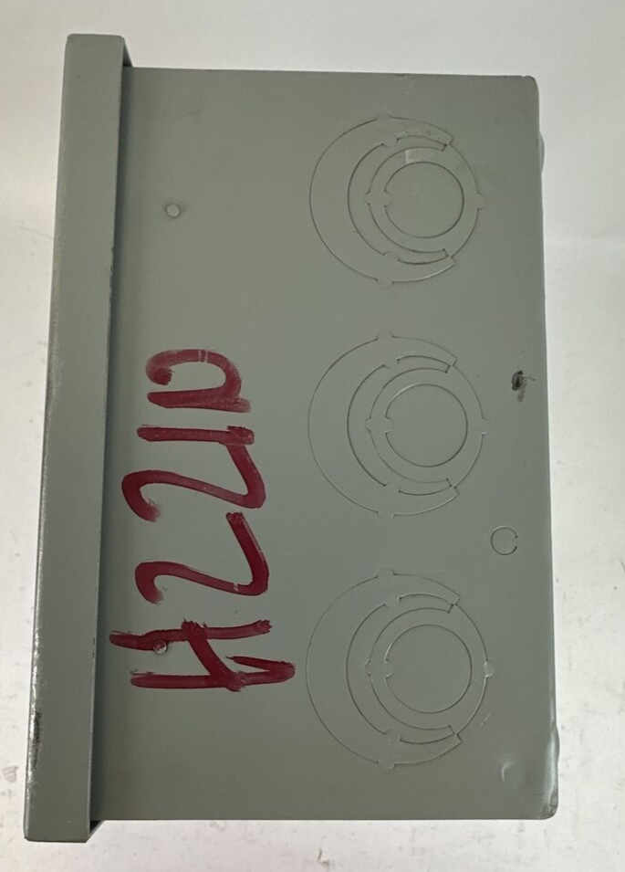 CUTLER HAMMER DH221NGK FUSIBLE SAFETY SWITCH 240VAC 3PH 7.5HP 250VDC 5HP 2P 30A