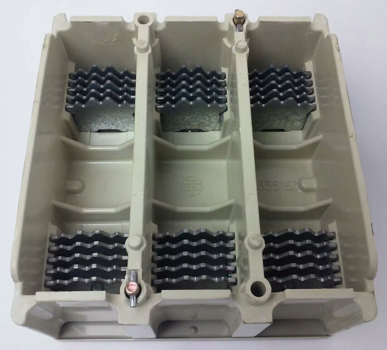TELEMECANIQUE LC1F330 CONTACTOR, 3PH, 600V, 370A, 250HP, W/ 24V 40/400HZ  COIL