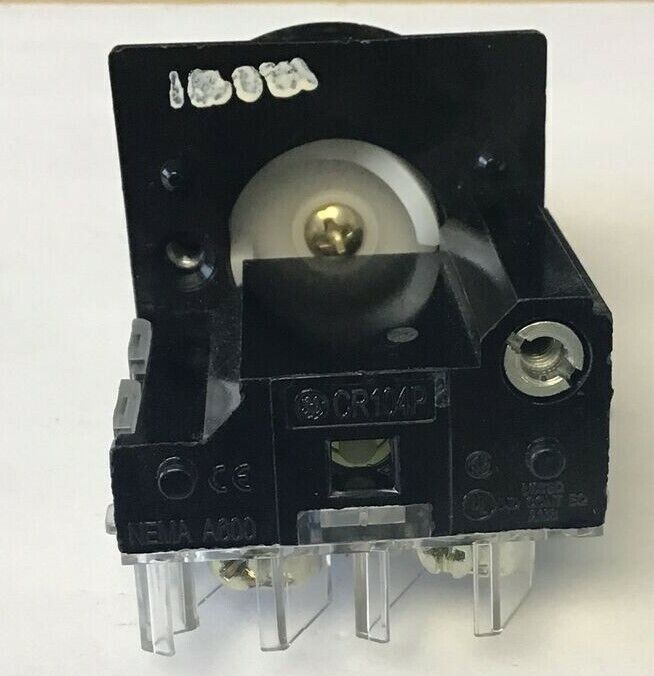 GENERAL ELECTRIC CR104P SELECTOR SWITCH 3POS. NEMA A600
