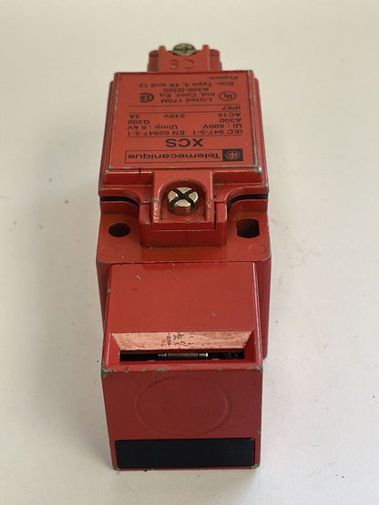 TELEMECANIQUE - XCS-A703 - LIMIT SWITCH - 240 VAC, 3A