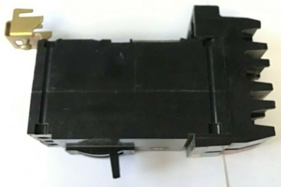 SQUARE D FA22015BC CIRCUIT BREAKER 15AMP 2POLE 240VAC/250VAC