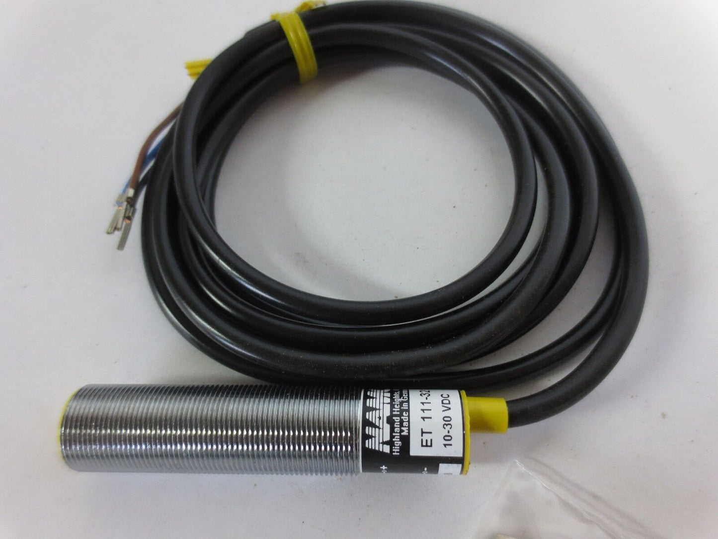 NAMCO CONTROLS ET111-32110 TUBULAR PROXIMITY SENSOR - N.O. - PNP - NEW SURPLUS