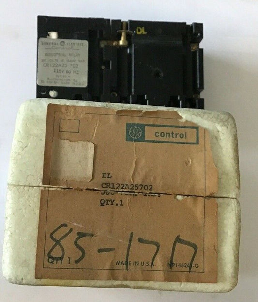 GENERAL ELECTRIC CR122A25702 INDUSTRIAL RELAY 200VAC 10A SER.A 115V 60HZ