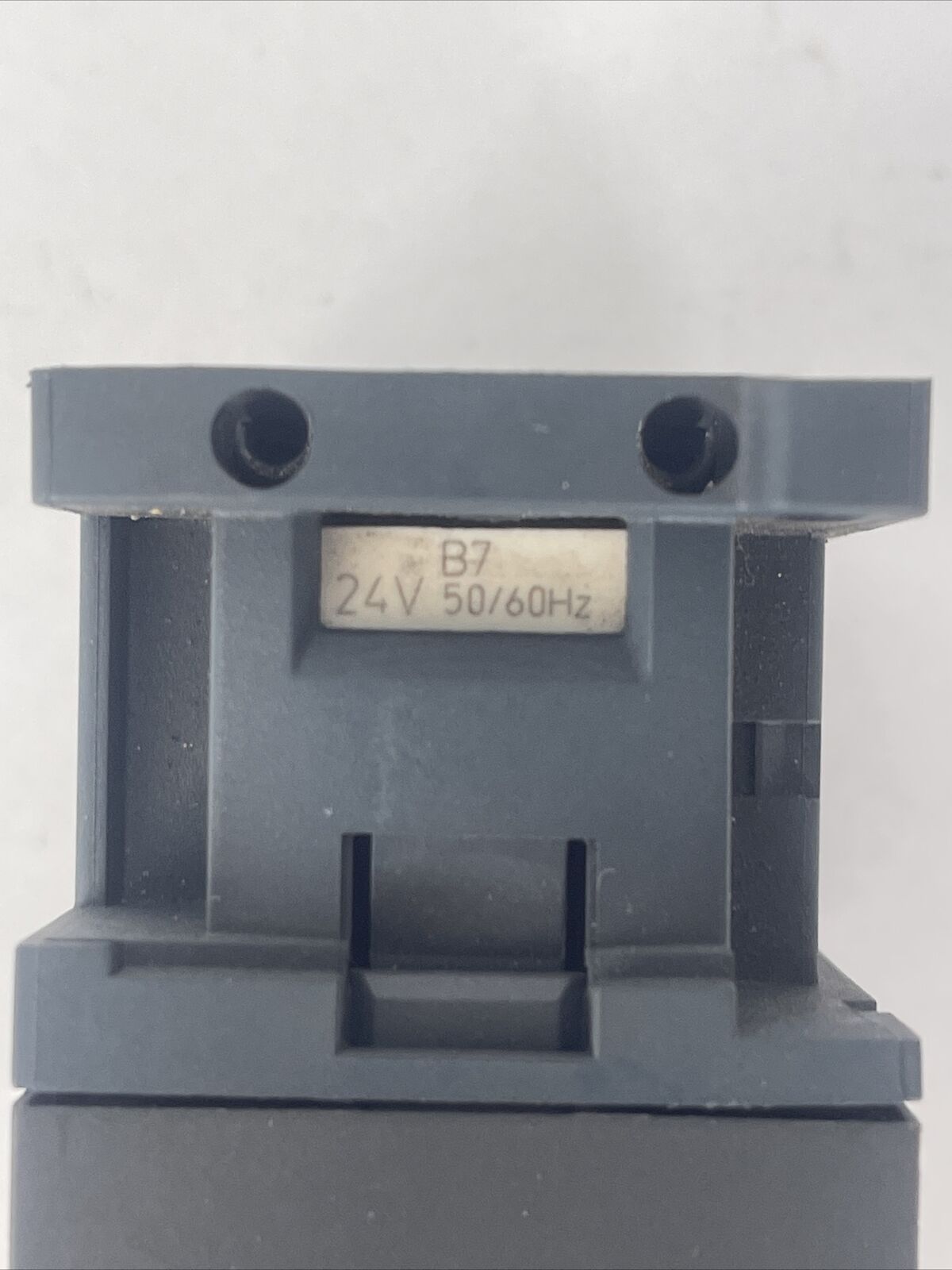 TELEMECANIQUE LC1 D09 CONTACTOR 25A 600VAC 7.5HP COIL 24V 50/60HZ