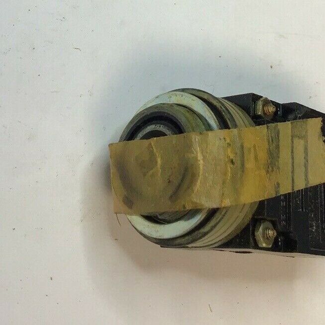 GENERAL ELECTRIC CR104B101 SELECTOR SWITCH  2POS 150V W/O KNOB&RING