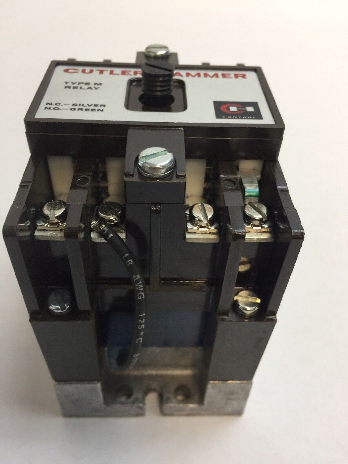 CUTLER HAMMER D26MRD12A1 TYPE "M" RELAY 1NO 2NC COIL 120VDC 9-2404-1