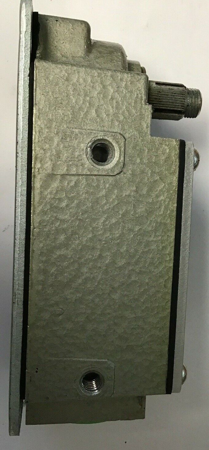 GOULD R.B.DENISON LIMIT SWITCH L100WTL-2M CONTACT 14
