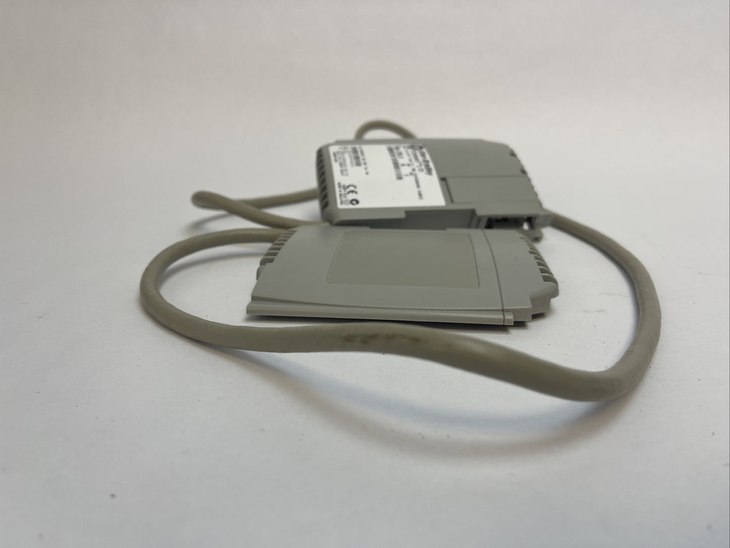 ALLEN BRADLEY 1769-CRL3 COMPACT I/O SER A REV 1 RIGHT-TO-LEFT 3.28FT EXPANSION