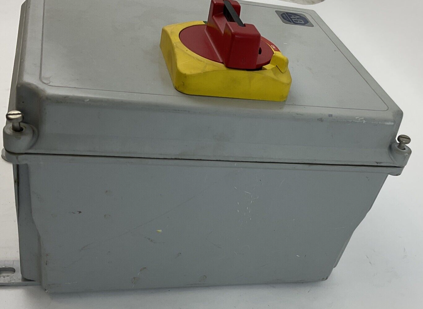 ALLEN BRADLEY 194R-KC30-1753-PY ENCLOSED MOLDED CASE SWITCH REV.3-65 SER.A