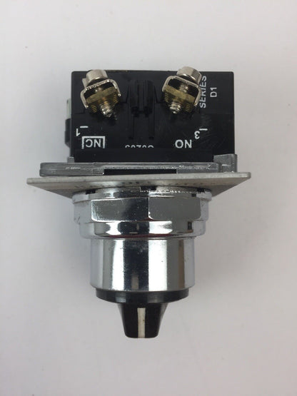CUTLER HAMMER 10250T3023 SELECTOR SWITCH WITH 10250T/91000T/E34 CONTACT