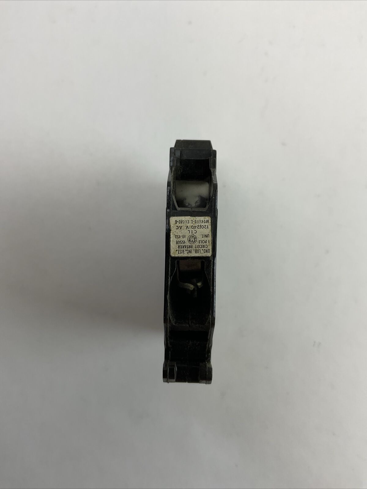 GE TQP120 PLUG IN CIRCUIT BREAKER 1POLE 20AMP 120/240VAC (LOT OF 2)