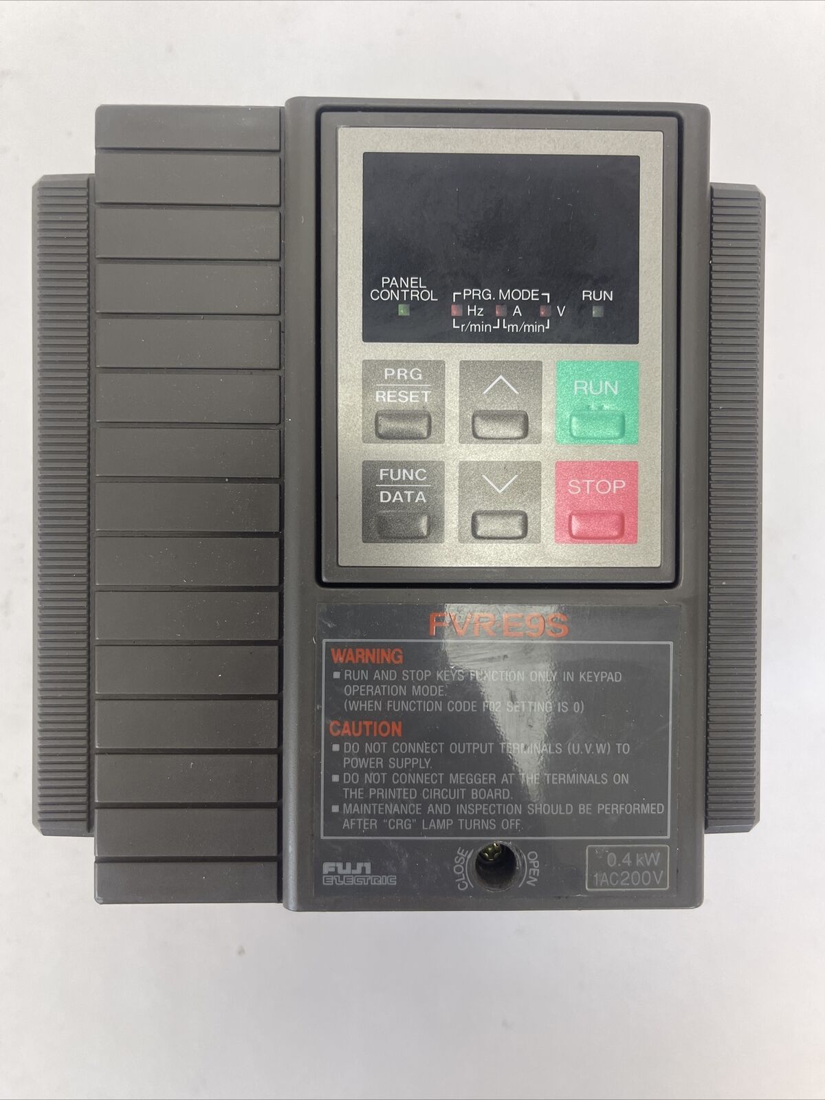 FUJI FVR0-4E9S-7EN INVERTER DRIVE OUTPUT 200-240VAC 3.0A 0.4kW 0.2-400HZ INPUT