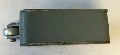 CUTLER HAMMER 10316H57A LIMIT SWITCH 2 1/4LBS 600V  RIGHT HAND