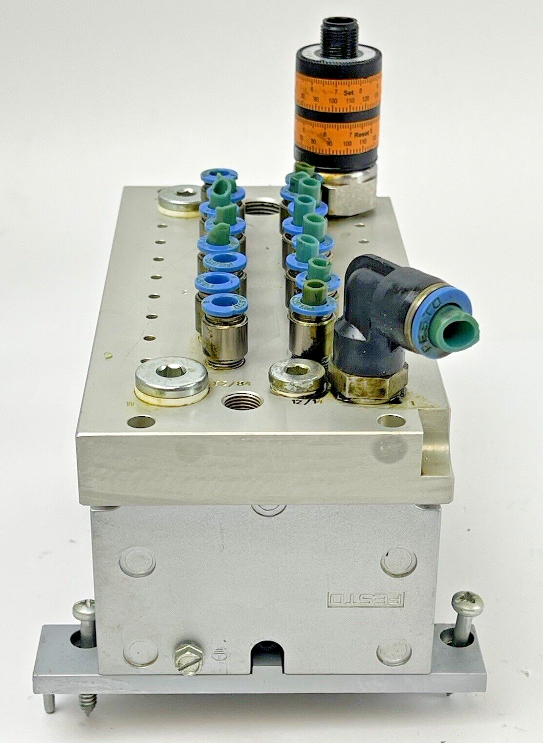 FESTO - CPV14-V1 - VALVE MANIFOLD-W/ PNEUM CONN & STACK PLATES, B102(7), T902(1)