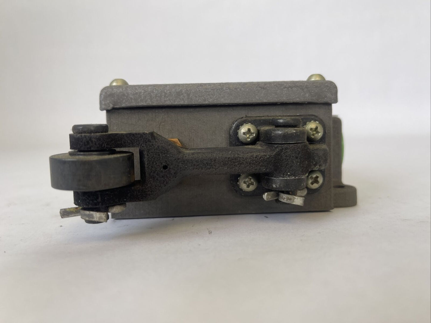 REES 03810-200 LIMIT LH