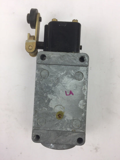 GE CR9440K1P1 LIMIT SWITCH 600 MAX VOLTS