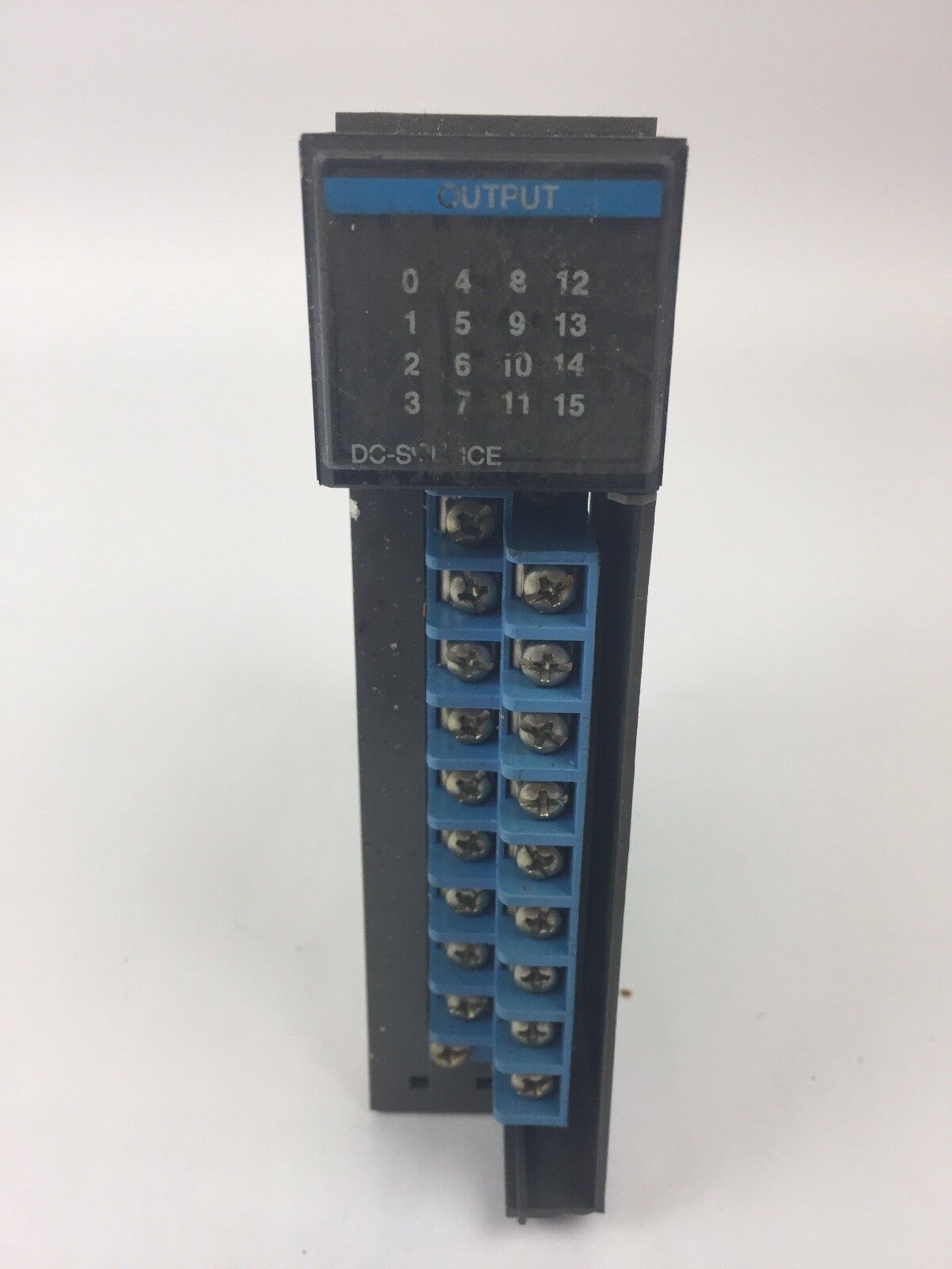 ALLEN-BRADLEY 1746-OB16 SER. D OUTPUT MODULE