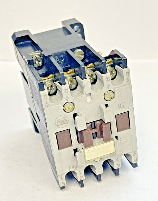 ALLEN BRADLEY - 700-F400A1 SER. B - CONTROL RELAY 120V / 60HZ COIL