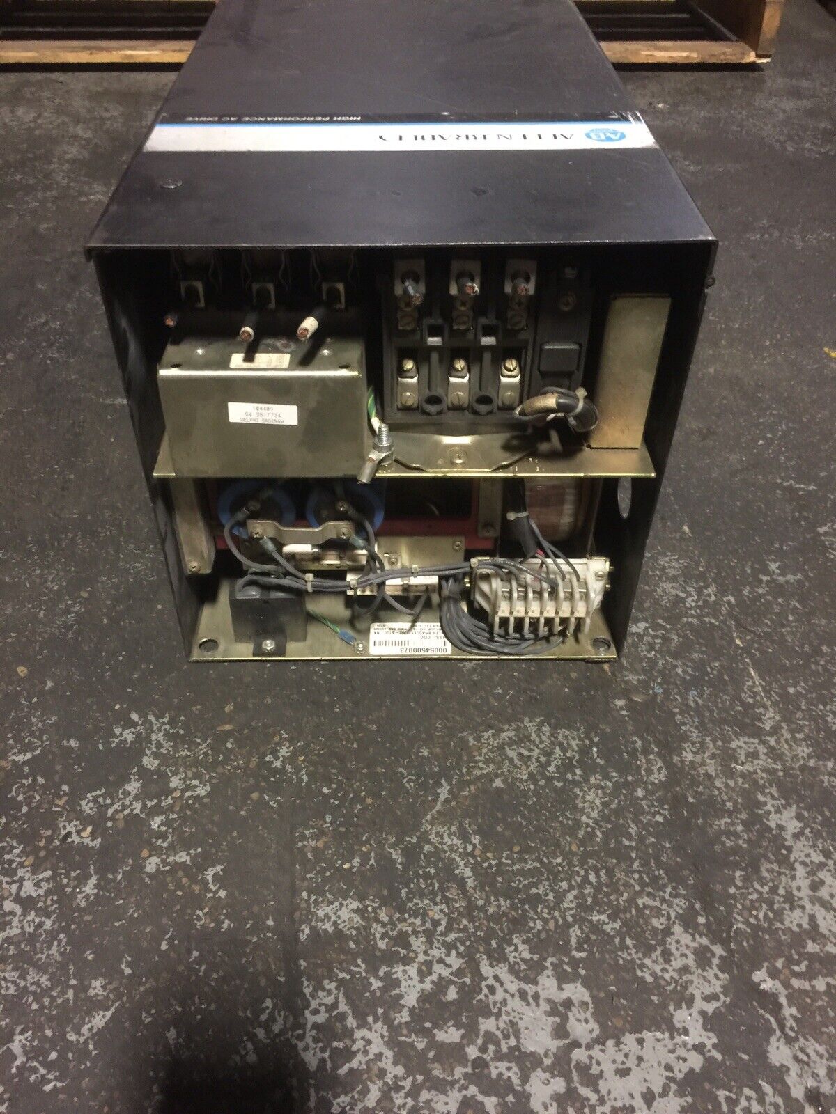 ALLEN BRADLEY 1392-B100-RK-MC-A-F1 AC DRIVE SER A INPUT 460VAC 43A OUTPUT 440vac