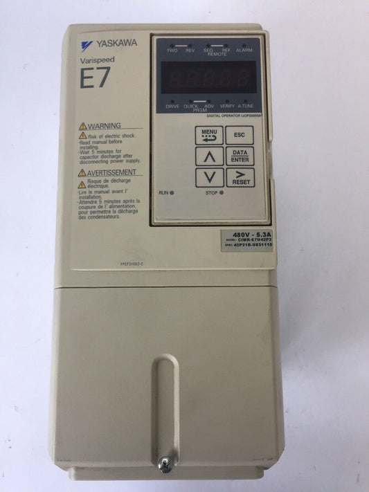 YASKAWA CIMR-E7U42P2 VARISPEED V7 INPUT 380-480 V 6.4A OUTPUT 0-480V 5.3A 4.0kVA