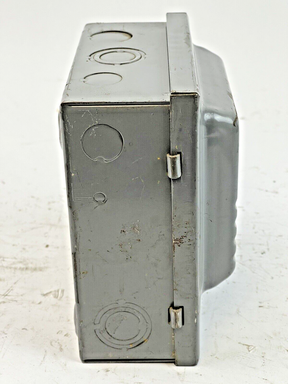 FEDERAL PACIFIC - 7332 - ENCLOSED SWITCH - 30 AMP, 3 POLE, 240 VAC, NEMA TYPE 1